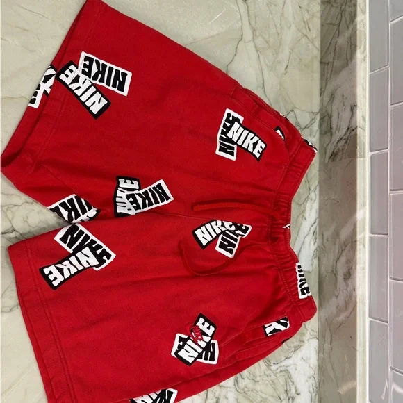 Nike Red Allover Logo Fleece Shorts Men’s Size Large L Athletic Sweat Shorts - Picture 3 of 5